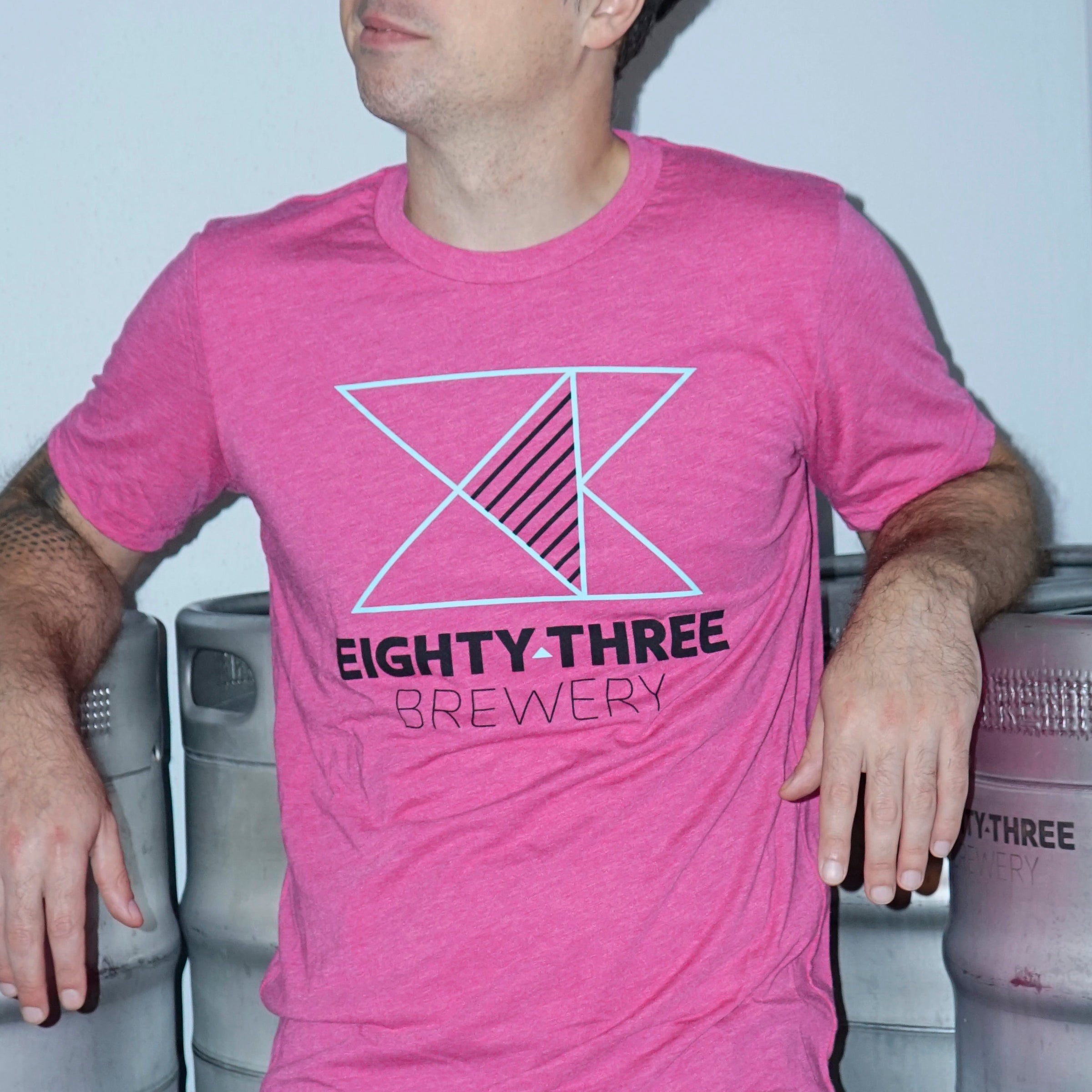 Boos worden laten vallen Fjord Neon Pink T-Shirt | Eighty-Three Brewery